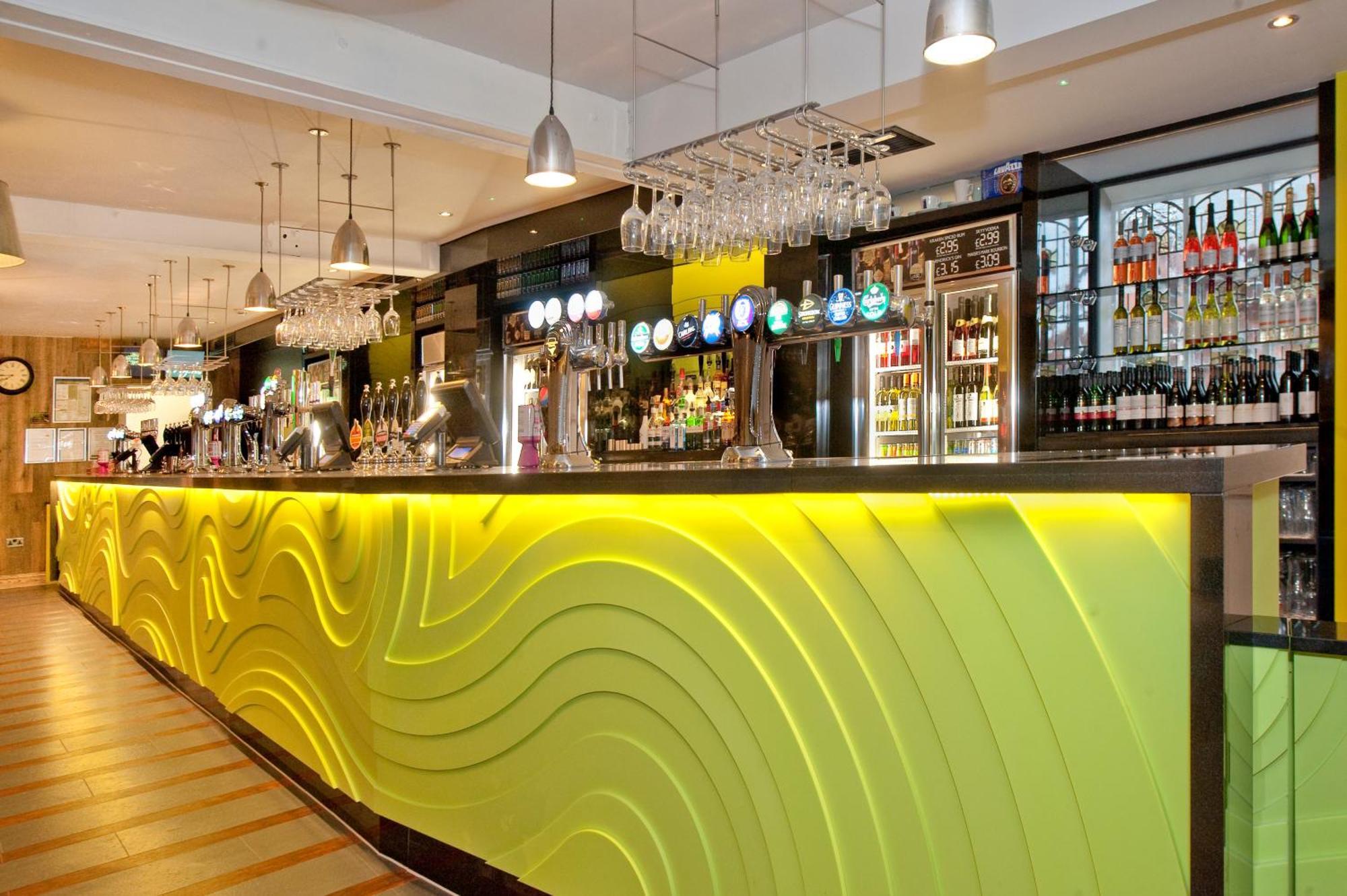 The King'S Head Hotel Wetherspoon بسلس المظهر الخارجي الصورة