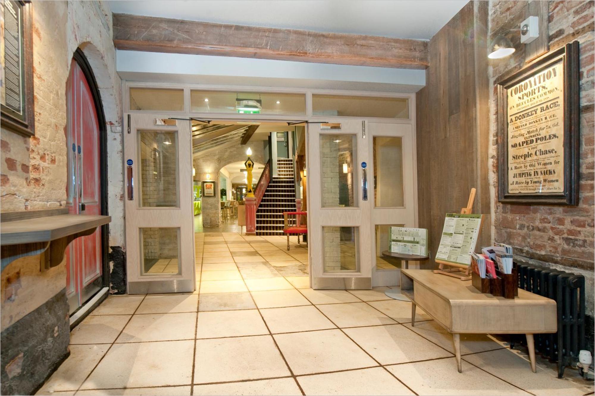 The King'S Head Hotel Wetherspoon بسلس المظهر الخارجي الصورة